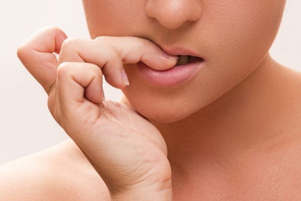 10 привычек, которые портят наши зубы