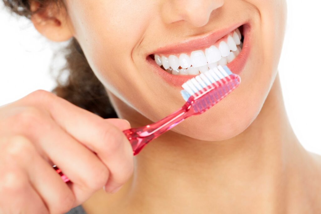 Зубная щетка: электрическая или ручная – что выбрать?